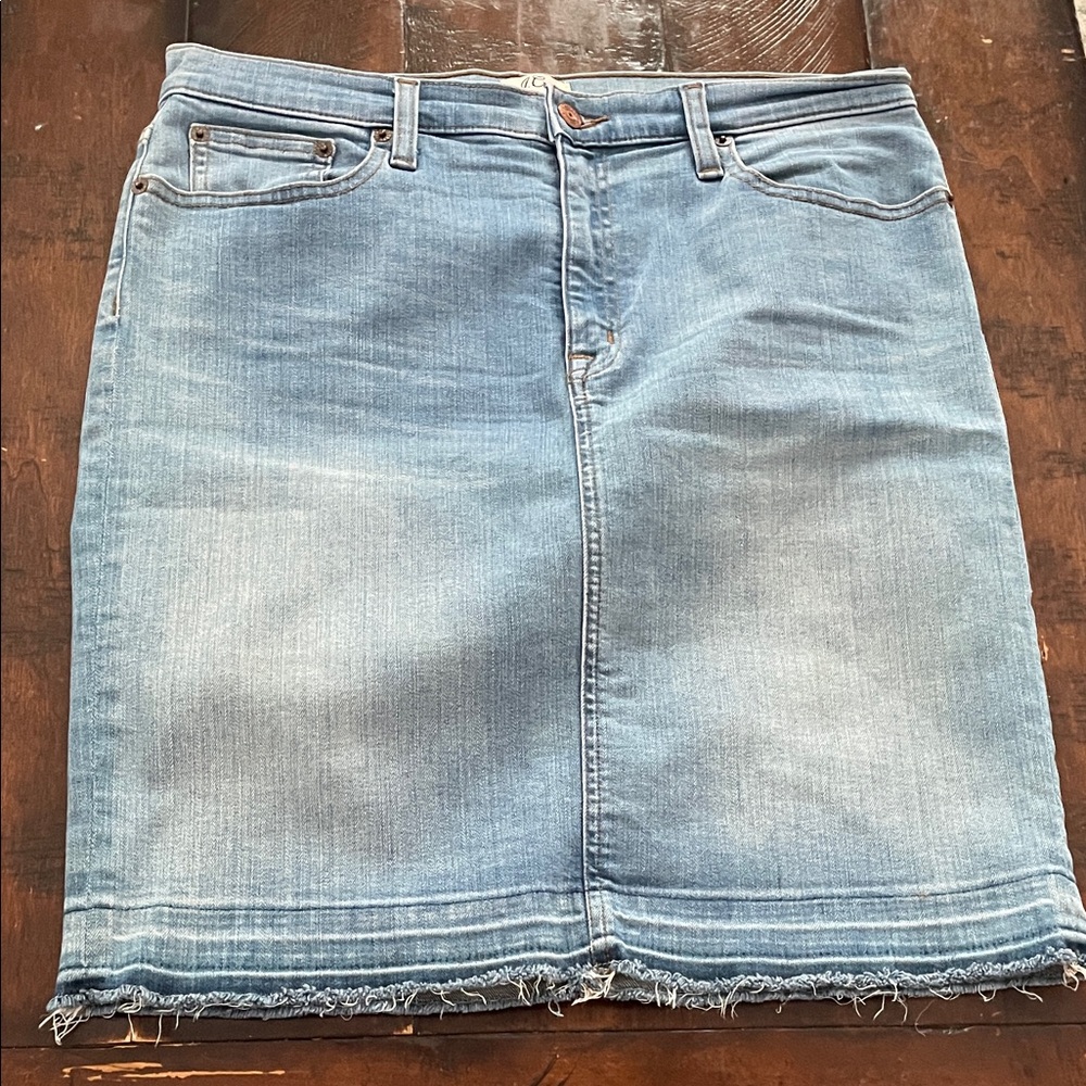 J.crew Denim midi skirt size 31